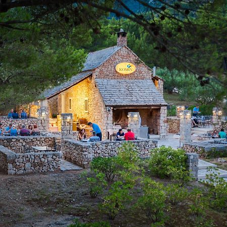 Bretanide Sport & Wellness Resort Бол Экстерьер фото