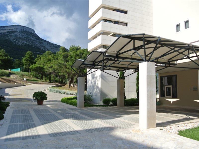 Bretanide Sport & Wellness Resort Бол Экстерьер фото