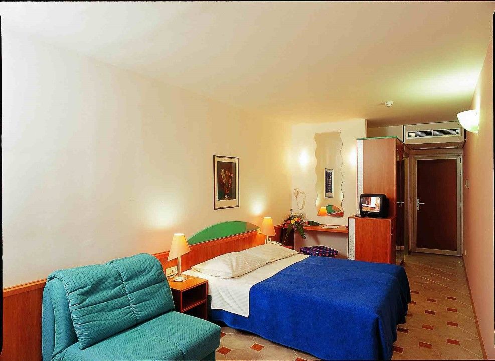 Bretanide Sport & Wellness Resort Бол Экстерьер фото